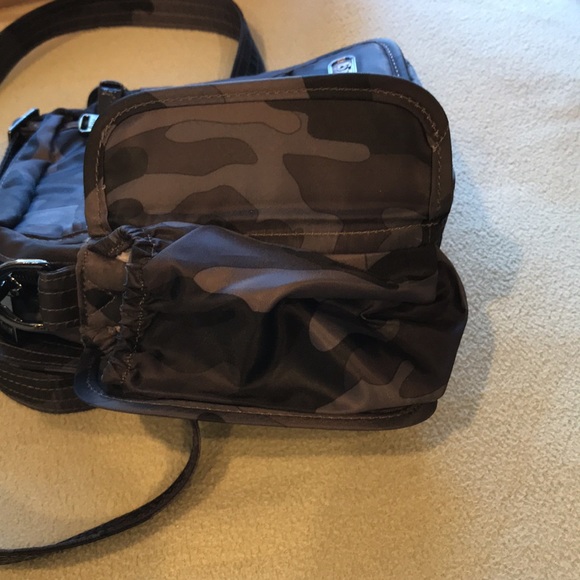 Lug can can green camo crossbody. - Picture 6 of 10